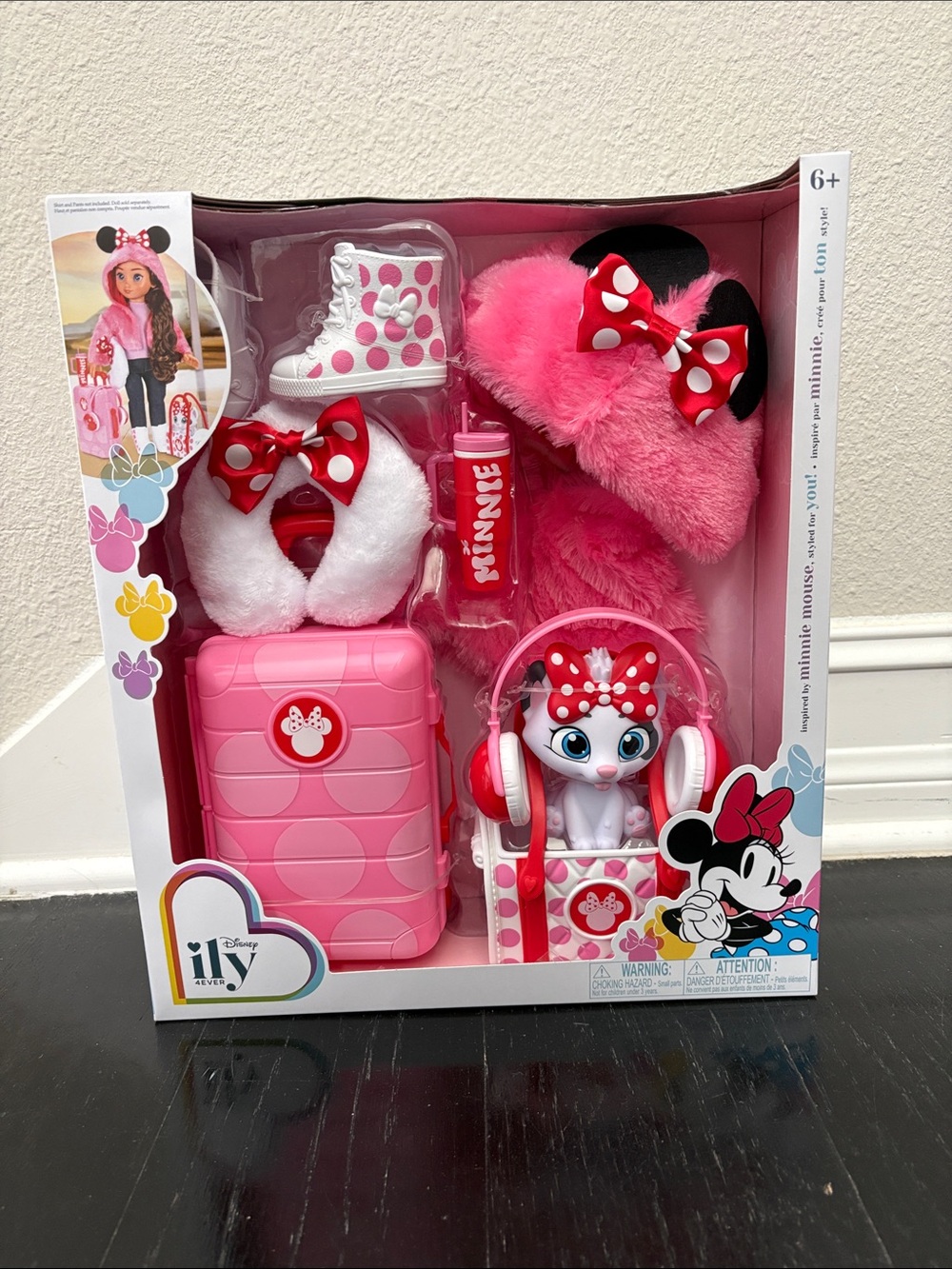 Disney ILY 4EVER Minnie
Mouse Inspired
Deluxe Travel Set